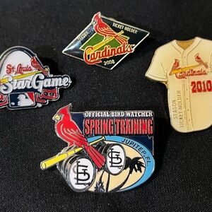 St. Louis Cardinals Pin Set